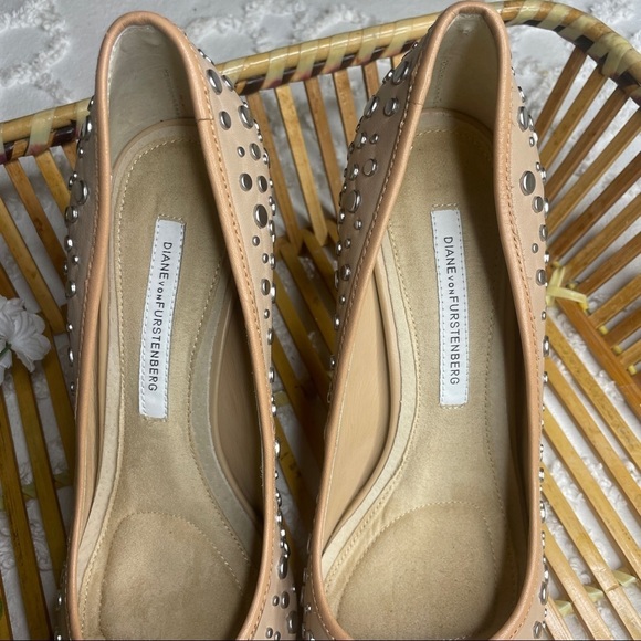 Diana Von Furstenberg Nude Silver Studded Heels sz 7.5 - Picture 10 of 10